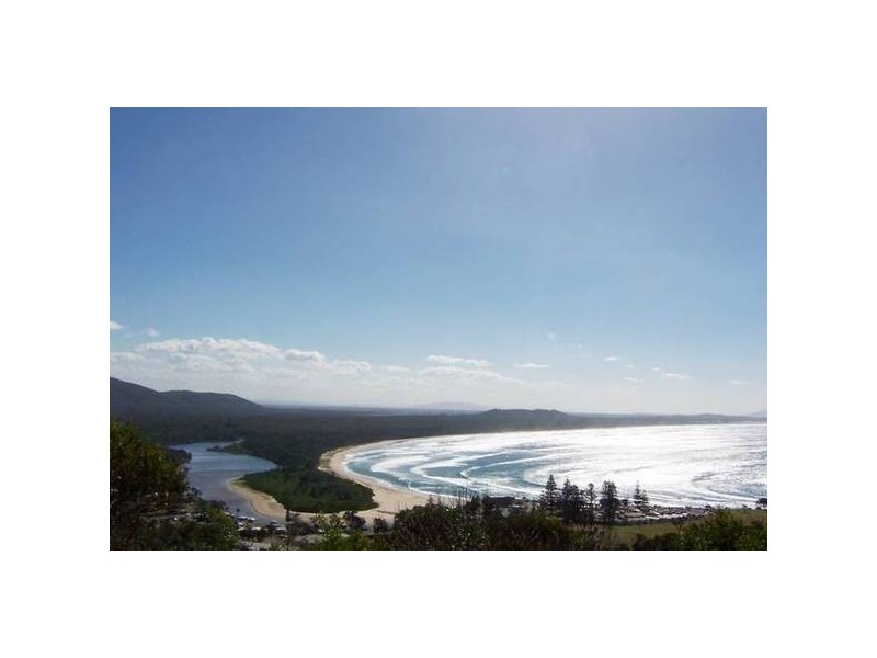 12 Comara Tce, Crescent Head NSW 2440