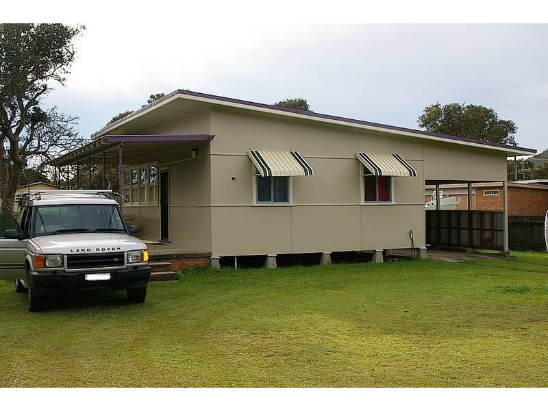 35 Creek Street, Hat Head NSW 2440