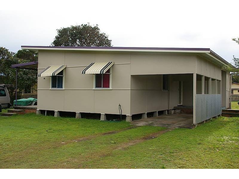 35 Creek Street, Hat Head NSW 2440