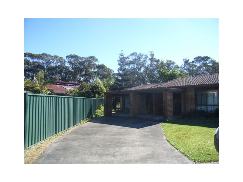 4/11 Allman Pl (r), Crescent Head NSW 2440