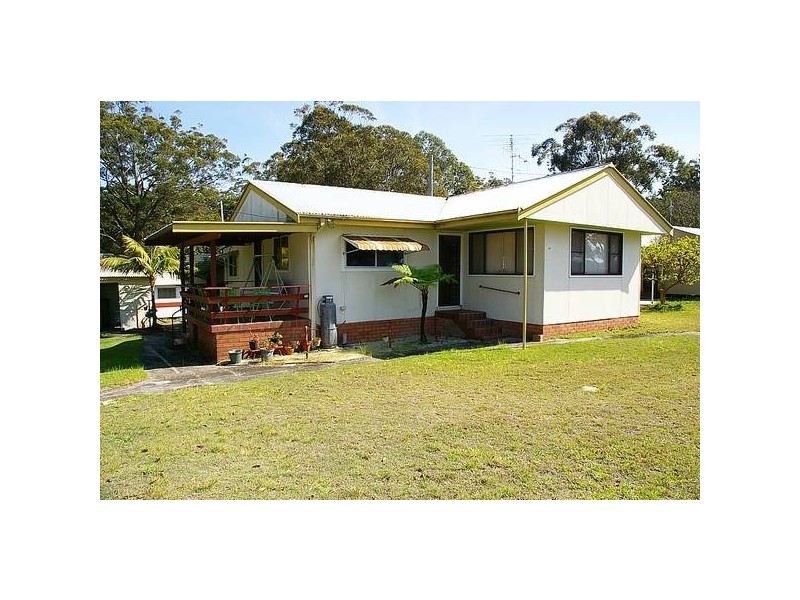 50 Fishermans Trail, Stuarts Point NSW 2441