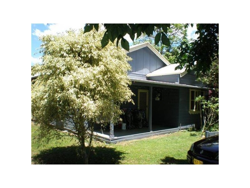 33 Lawson St (r), Frederickton NSW 2440