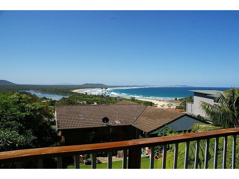 1 View Street, Crescent Head NSW 2440