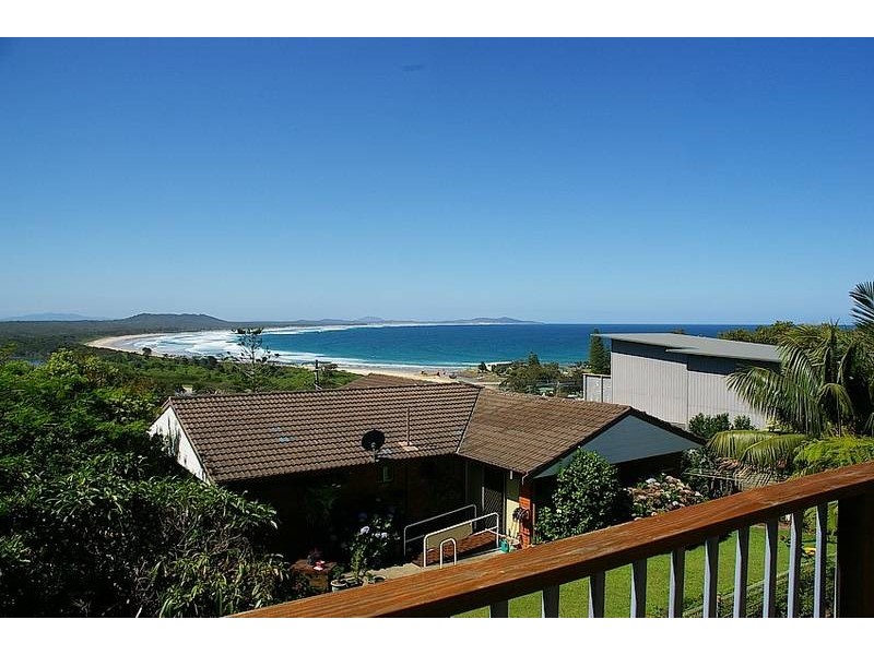 1 View Street, Crescent Head NSW 2440