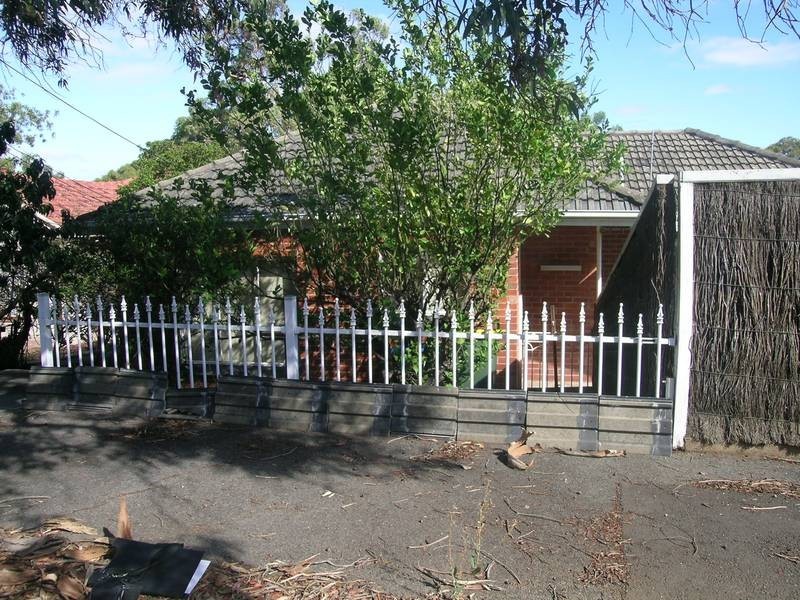 132 Springbank Road (House faces into Alberta Ave ), Clapham SA 5062