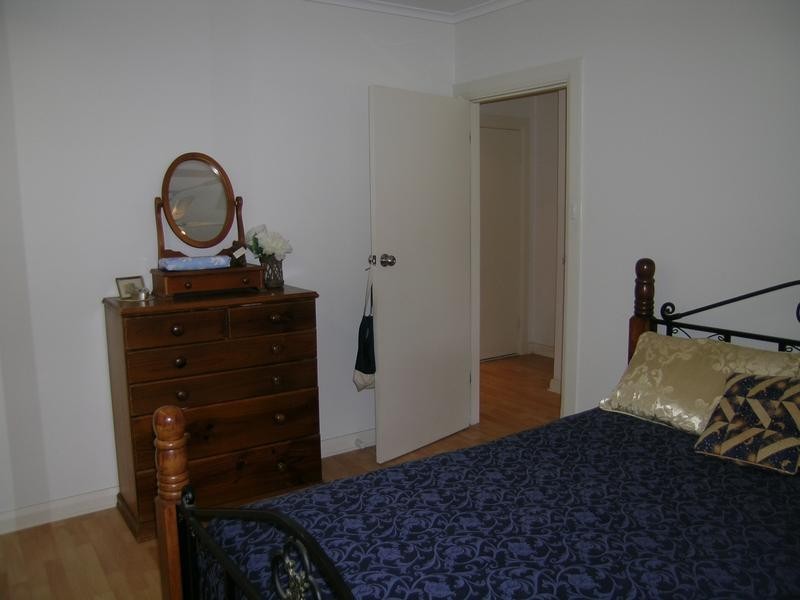 8 Enid Street, Osborne SA 5017