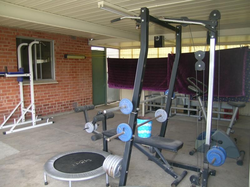 8 Enid Street, Osborne SA 5017