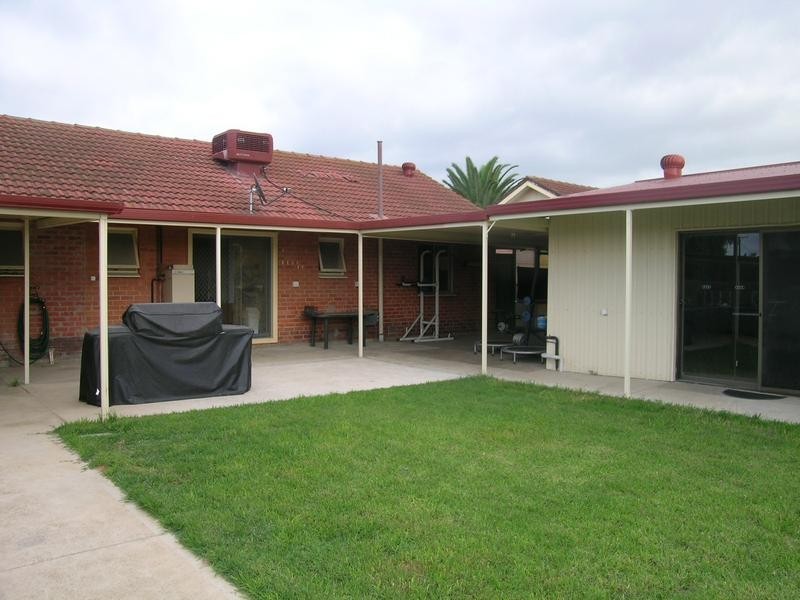 8 Enid Street, Osborne SA 5017