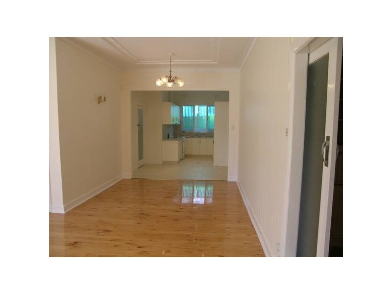 8 Wharfe Street, Woodville South SA 5011