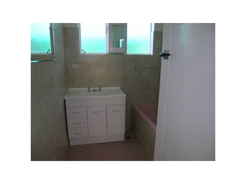 8 Wharfe Street, Woodville South SA 5011