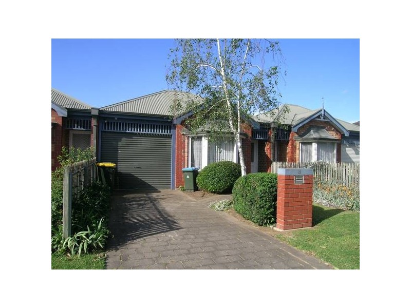 8 Lily Street, Campbelltown SA 5074