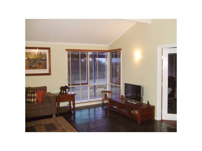 10 Southsea Way, Moana SA 5169