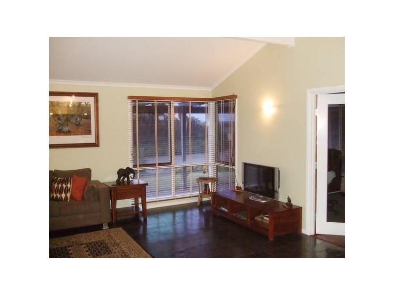 10 Southsea Way, Moana SA 5169