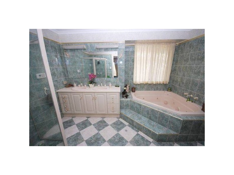 4 Lofty Rise, Greenwith SA 5125