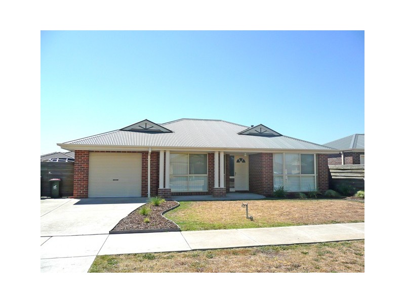 1 Giles Place, Traralgon VIC 3844