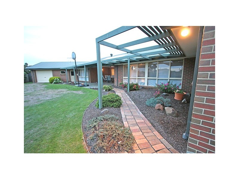 18 Bushfield Court, Traralgon VIC 3844