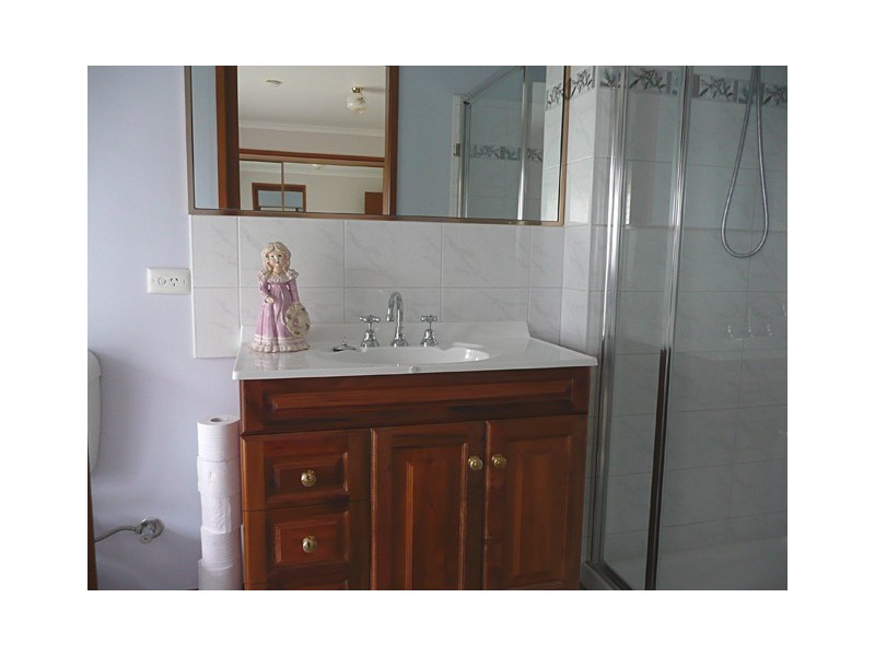 10 Hopkins Court, Hazelwood North VIC 3840