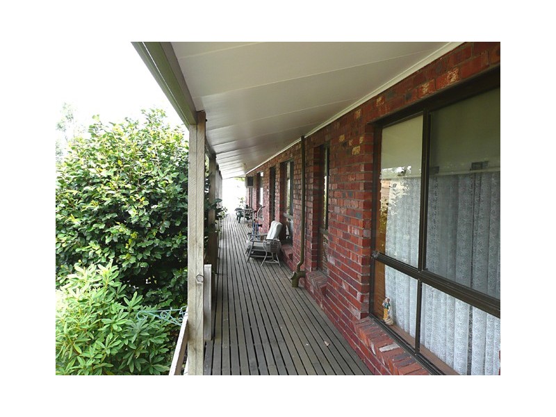 10 Hopkins Court, Hazelwood North VIC 3840