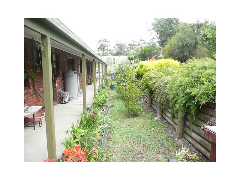 10 Hopkins Court, Hazelwood North VIC 3840