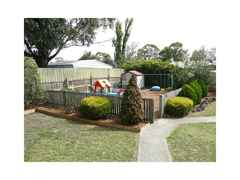 77 Main Street, Glengarry VIC 3854