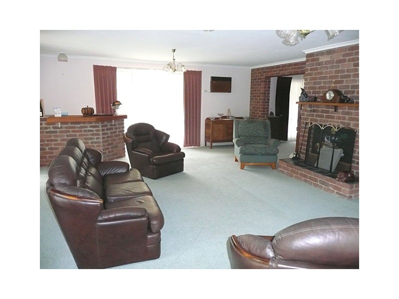 15 Blue Teal Crescent, Hazelwood North VIC 3840