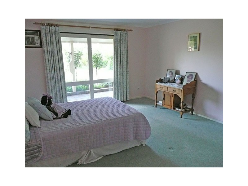 15 Blue Teal Crescent, Hazelwood North VIC 3840