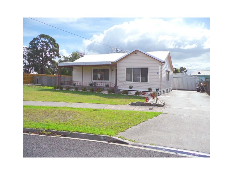 8 Pollock Avenue, Traralgon VIC 3844