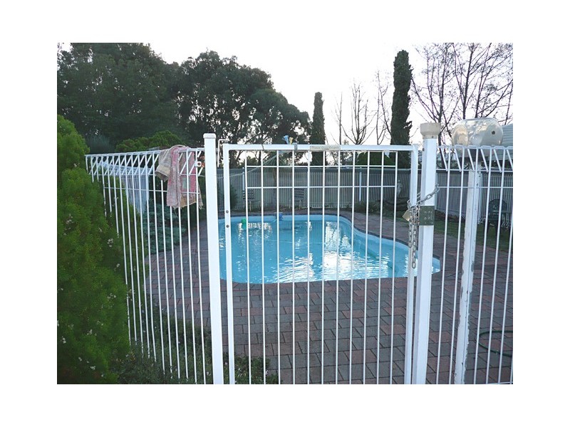 1 Ashton Court, Rosedale VIC 3847