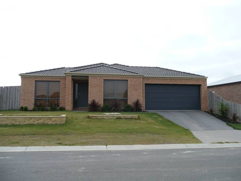 14 Lawn Avenue, Traralgon VIC 3844
