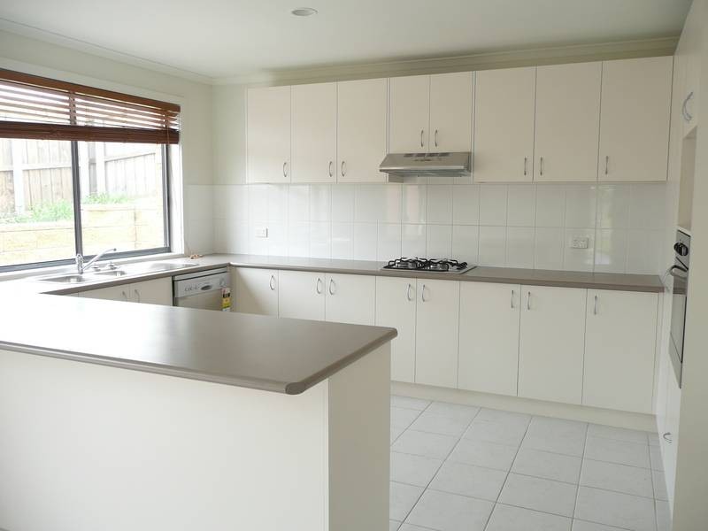14 Lawn Avenue, Traralgon VIC 3844