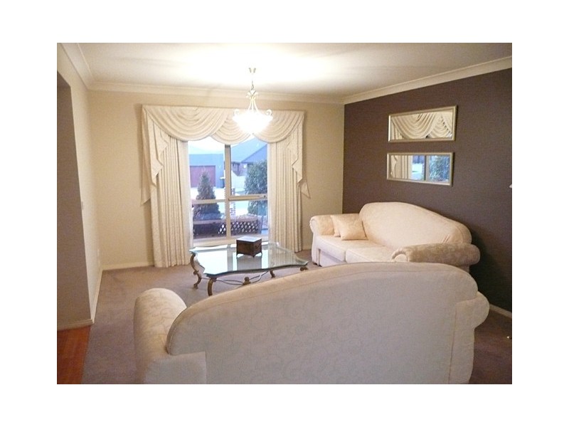 17 Wellington Drive, Traralgon VIC 3844