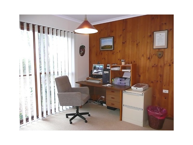 30 Bronze Wing Crescent, Hazelwood North VIC 3840