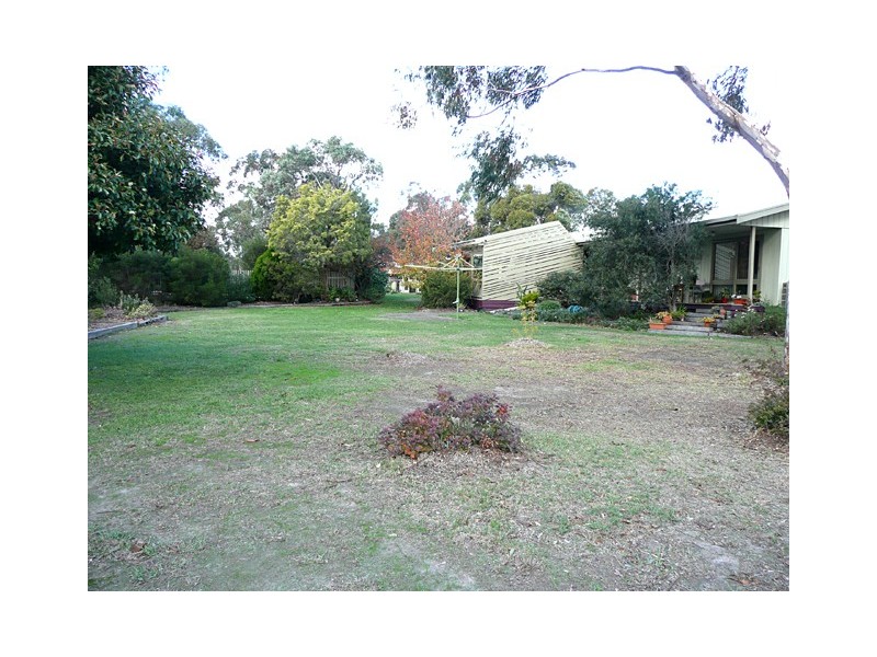 30 Bronze Wing Crescent, Hazelwood North VIC 3840