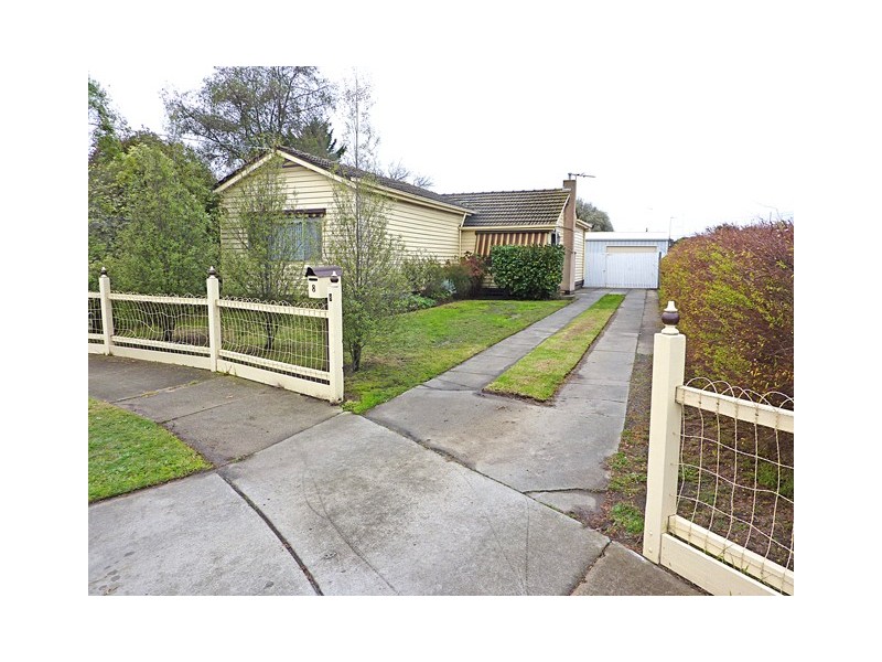 8 DAVIS COURT, Traralgon VIC 3844