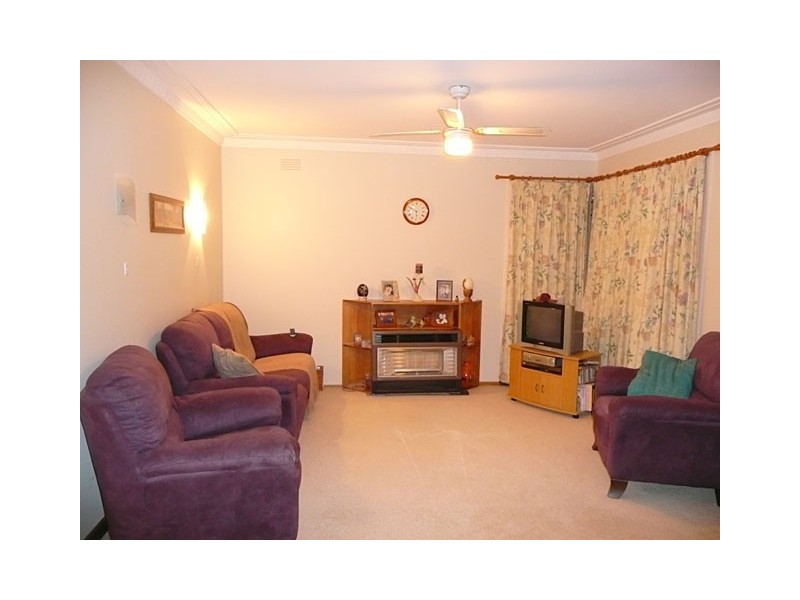 24 HAZELWOOD ROAD, Traralgon VIC 3844