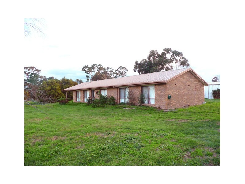 90 ARCHBOLDS LANE, Tyers VIC 3844