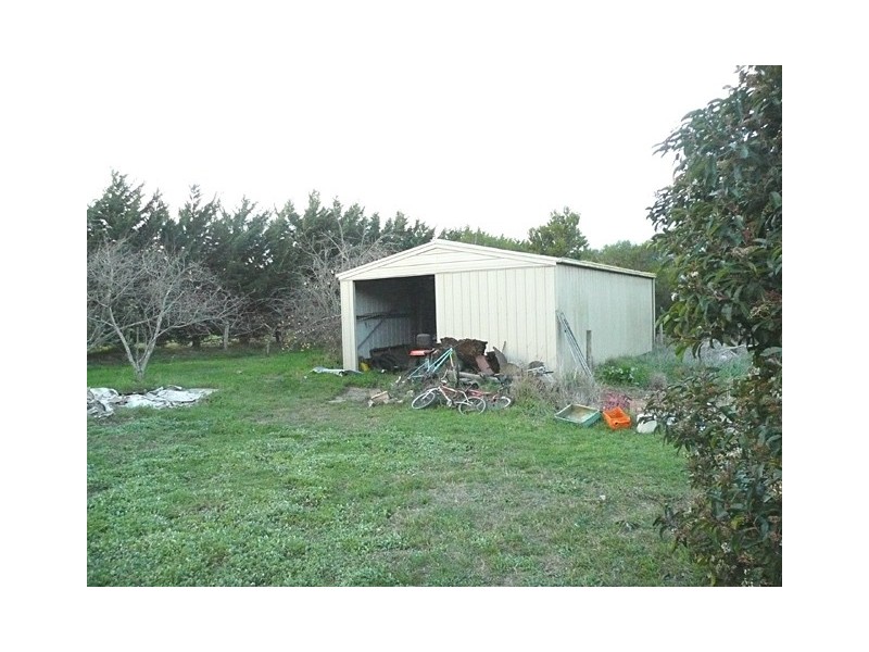 90 ARCHBOLDS LANE, Tyers VIC 3844