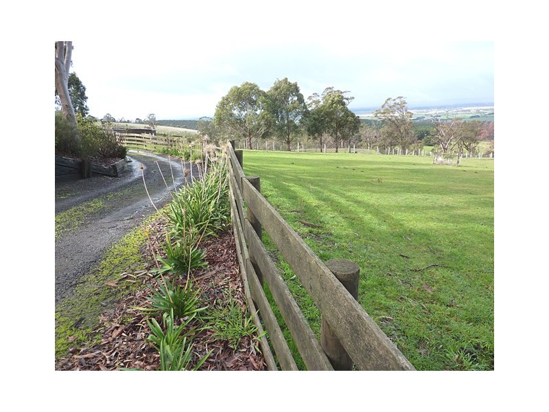 35 BELL DRIVE, Tyers VIC 3844