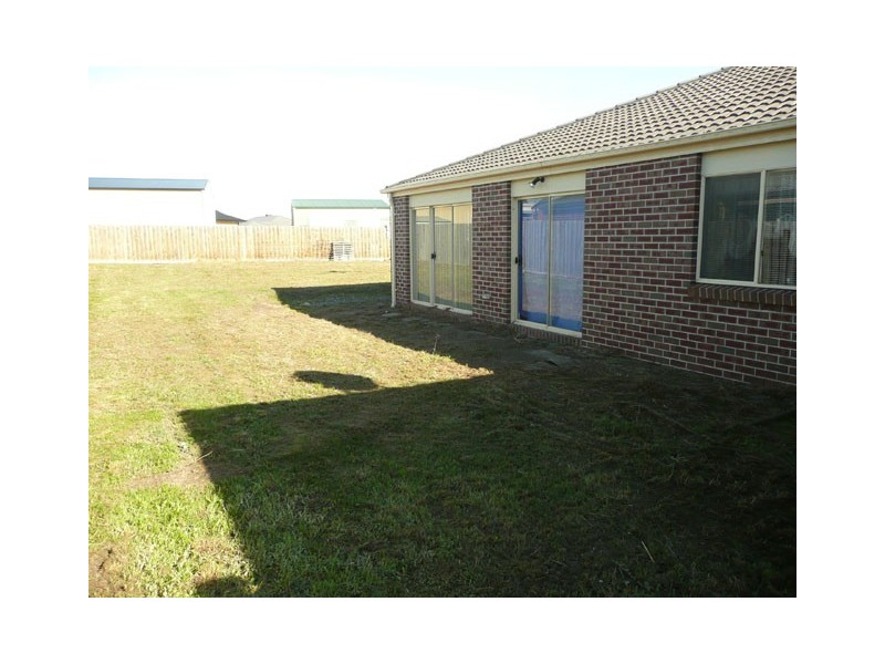 15 Wellington Drive, Traralgon VIC 3844
