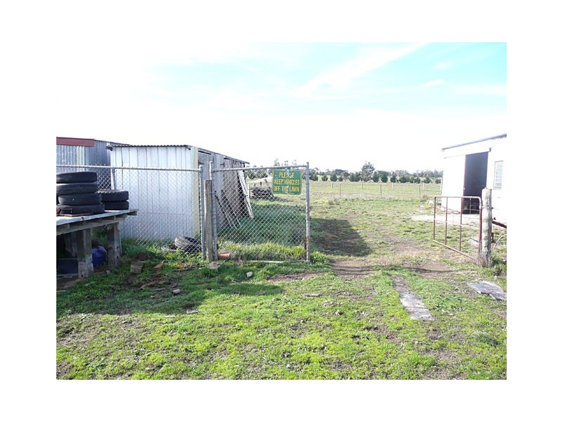 1042 CAIRNBROOK ROAD, Glengarry VIC 3854