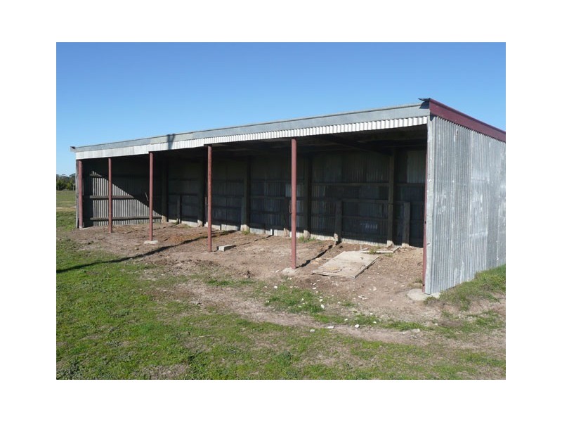 1042 CAIRNBROOK ROAD, Glengarry VIC 3854