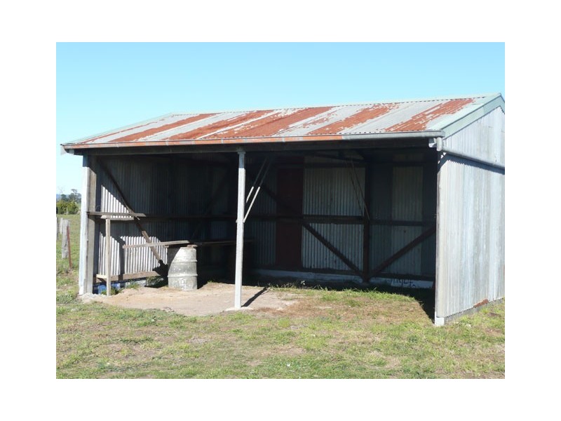 1042 CAIRNBROOK ROAD, Glengarry VIC 3854