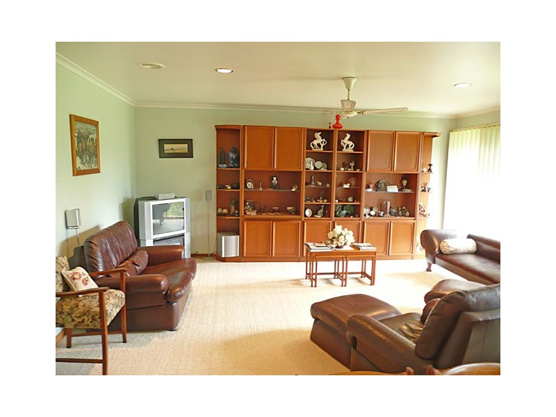 73 ELLAVALE DRIVE, Traralgon VIC 3844