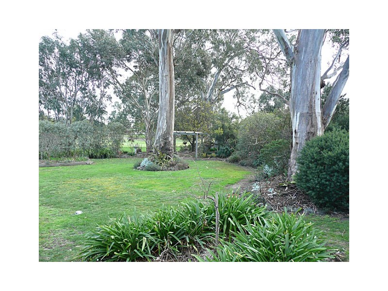 73 ELLAVALE DRIVE, Traralgon VIC 3844