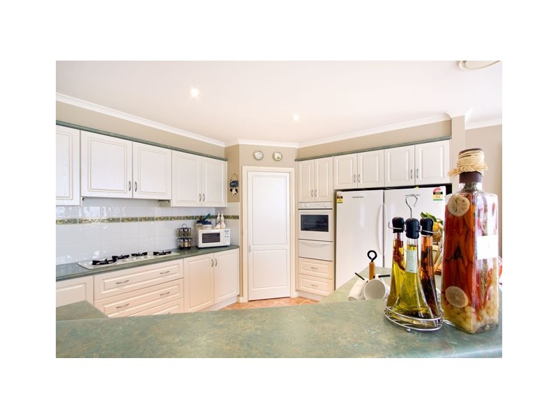 90 ELLAVALE DRIVE, Traralgon VIC 3844