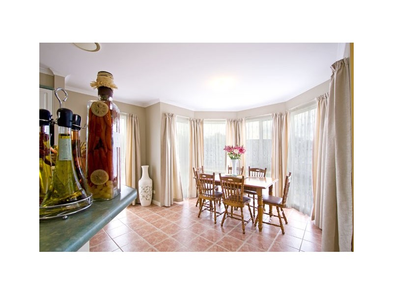 90 ELLAVALE DRIVE, Traralgon VIC 3844