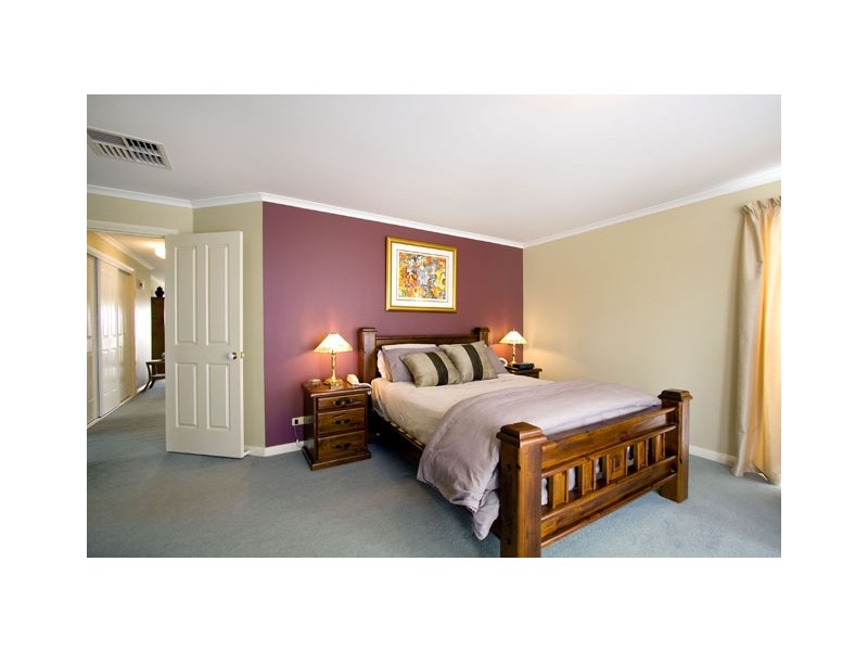 90 ELLAVALE DRIVE, Traralgon VIC 3844