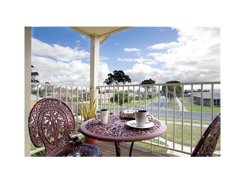 90 ELLAVALE DRIVE, Traralgon VIC 3844