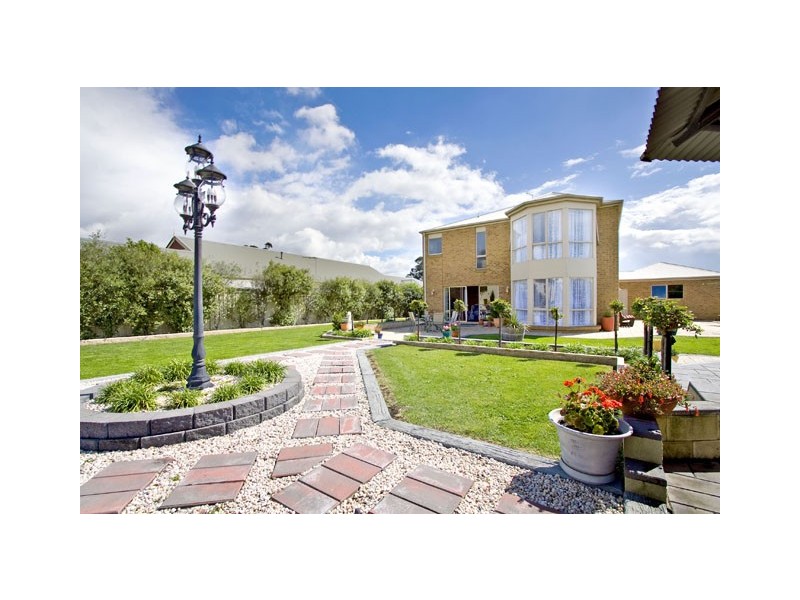 90 ELLAVALE DRIVE, Traralgon VIC 3844