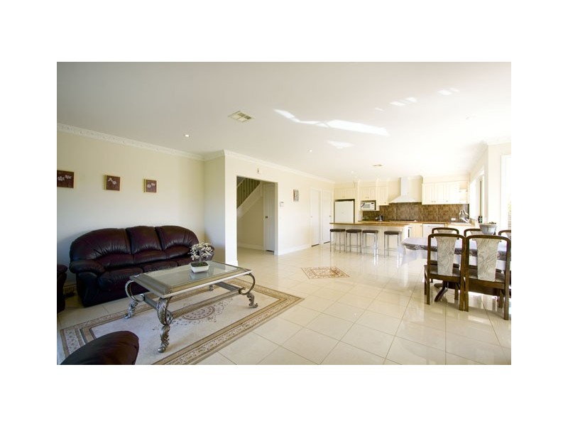 13 ELLAVALE DRIVE, Traralgon VIC 3844